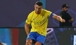 Demam Ronaldo di Iran: Lautan Manusia Hambat Bus Al Nassr