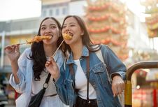 Cara Praktis untuk Transaksi saat Liburan di Luar Negeri