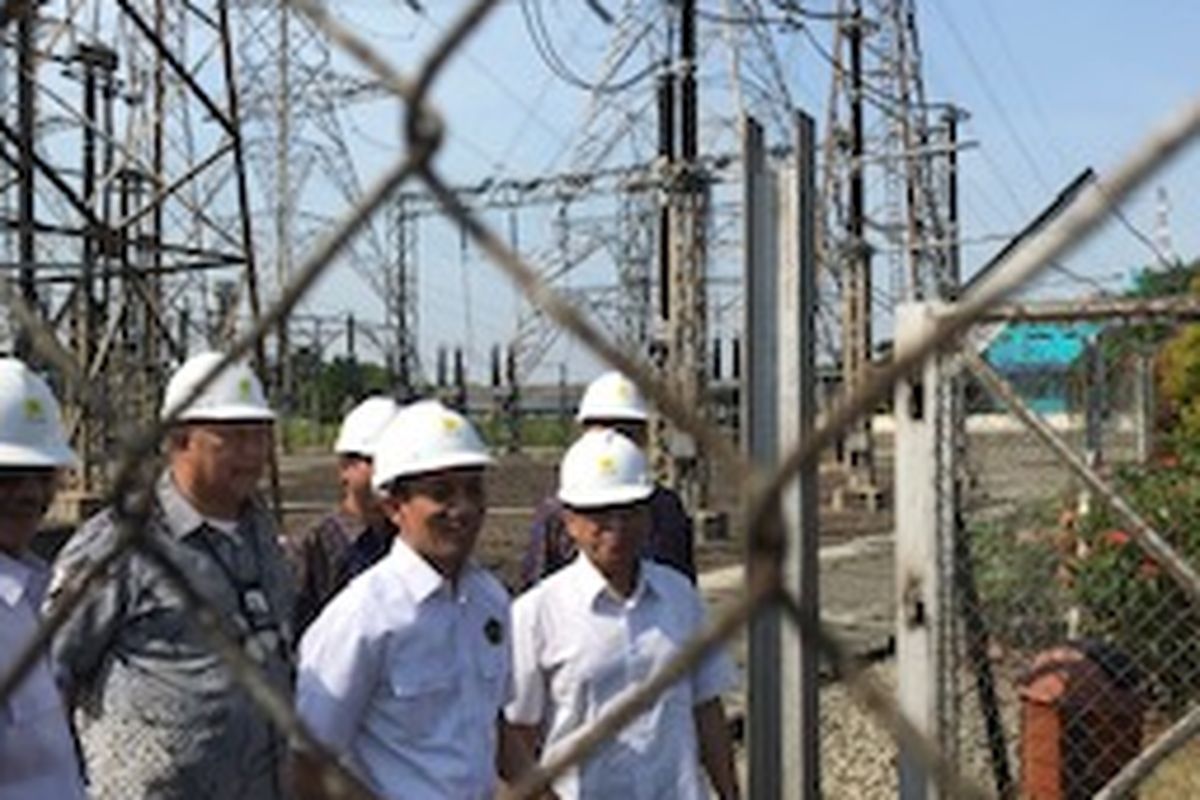 Wakil Menteri Energi dan Sumber Daya Mineral (ESDM) Arcandra Tahar mengunjungi Unit Induk Pusat Pengatur Beban (UIPZB) Gandul, Depok, Jawa Barat, Kamis (23/5/2019).