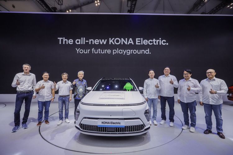 All-new KONA Electric menjadi mobil listrik pertama di Indonesia yang menggunakan baterai yang diproduksi di Indonesia oleh PT HLI Green Power. 