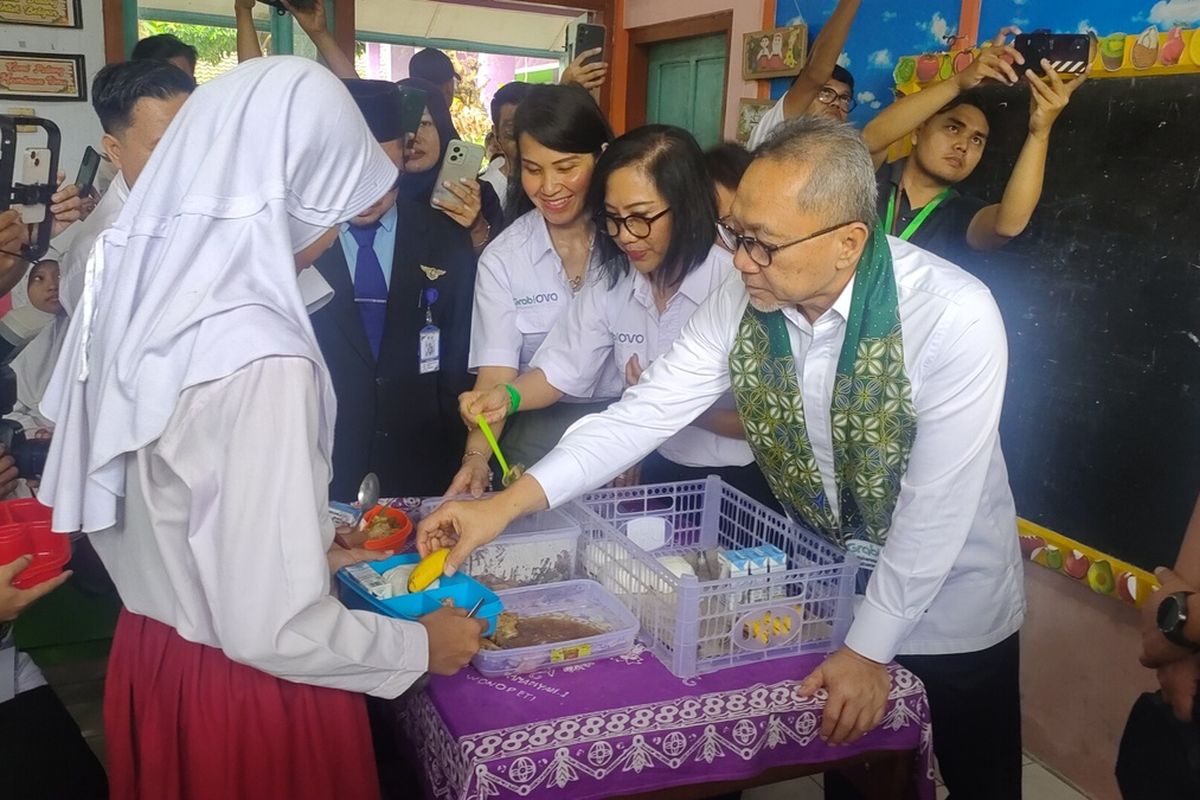 Makan Bergizi Gratis di Kulon Progo Telan Rp 15.000 per Porsi, Ini Isinya