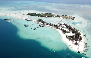 Tempat wisata bernama Pulau Bokori di Kabupaten Konawe, Sulawesi Tenggara.