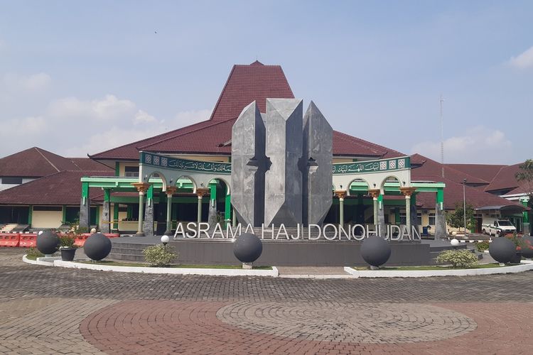 Asrama Haji Donohudan tempat isolasi terpusat bagi pasien Covid-19 OTG di Boyolali, Jawa Tengah, Jumat (11/6/2021).