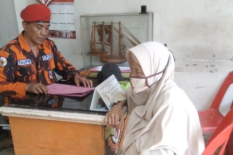 Sudah Bayar Rp 150.000 tapi Ponsel Tak Kembali, Nenek di Medan Mengadu ke Anggota PP