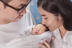 7 Pantangan Saat Menjenguk Bayi Baru Lahir