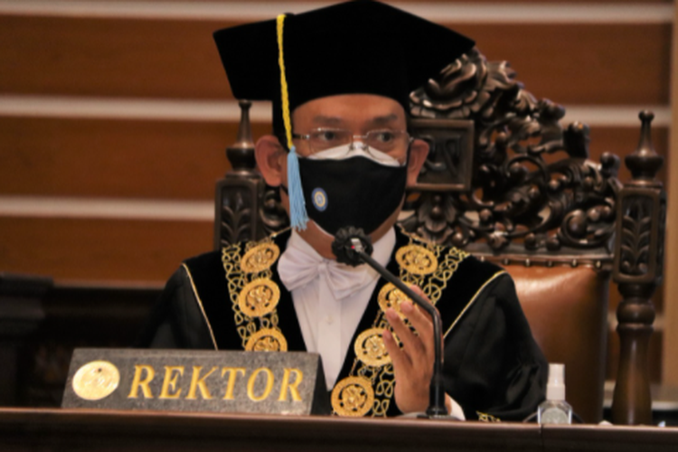 Rektor Universitas Airlangga (Unair) Prof. Nasih.