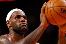 LeBron James Ikuti Jejak Michael Jordan dan Larry Bird