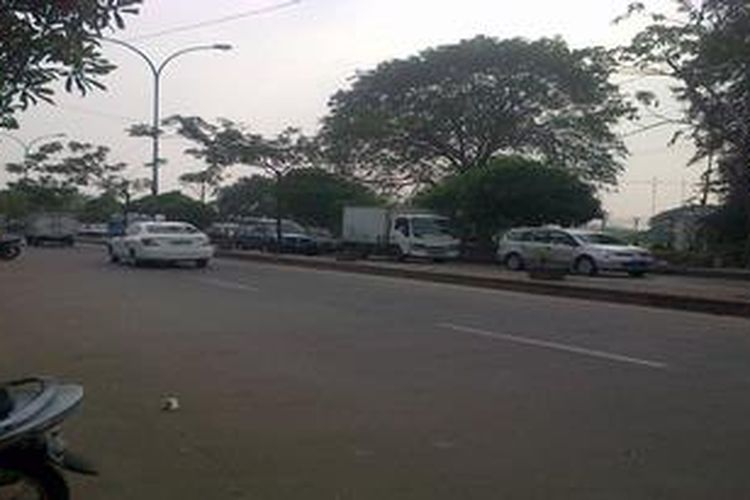  Ilustrasi: Arus lalu lintas di depan pintu gerbang M1 Bandara Soekarno Hatta.
