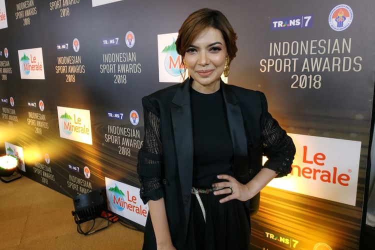 Presenter Najwa Shihab menghadiri acara Indonesian Sport Awards 2018 yang diselenggarakan di Studio 1 Trans TV, Jakarta, Jumat (23/11/2018).