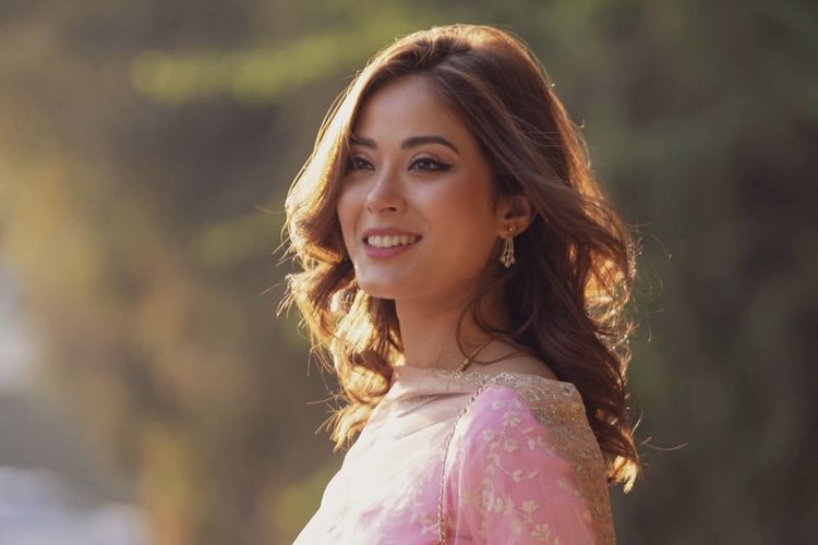 Potret Miss Nepal 2018 Shrinkhala Khatiwada dari unggahan media sosialnya.