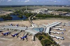 Belasan Kendaraan Polisi Kepung Bandara Orlando, Ada Apa?