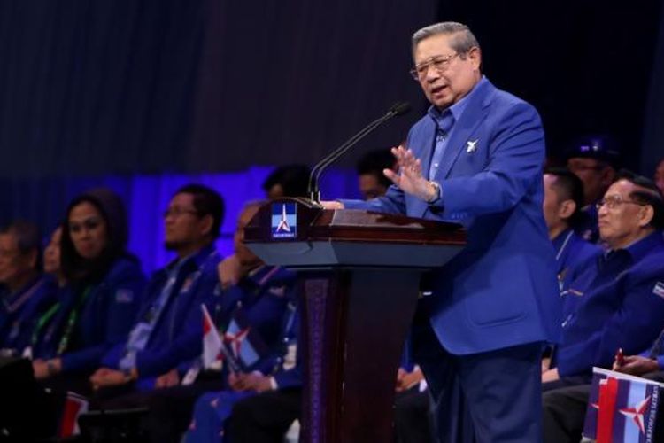 Ketua Umum Partai Demokrat Susilo Bambang Yudhoyono (SBY) saat orasi di Jakarta Convention Center, Jakarta, Selasa (7/2/2017). SBY menyampaikan pidato politik dalam rangkaian Dies Natalies ke-15 Partai Demokrat yang diawali Rapimnas.