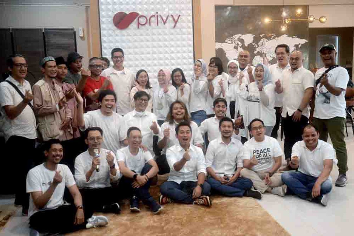 Tim Privy di Kantor Privy Bandung.