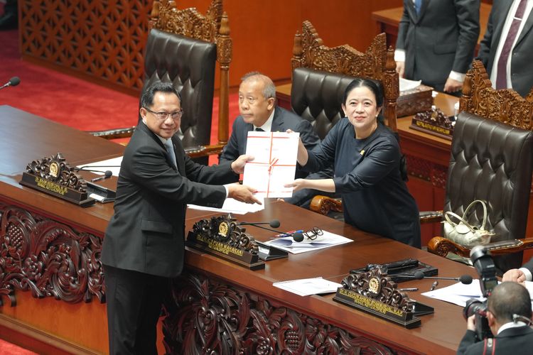 DPR RI Setujui 15 RUU Kabupaten/Kota Jadi UU, Mendagri: Perkuat Kepastian Hukum