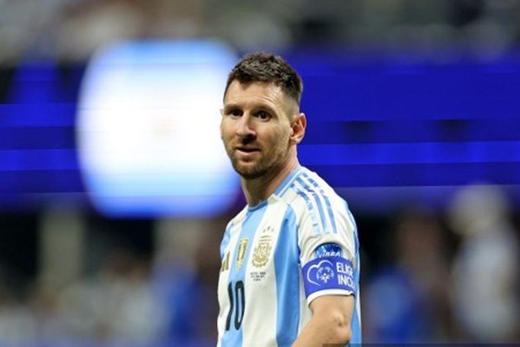 Lionel Messi dalam pertandingan Argentina vs Kanada pada Grup A Copa America 2024 di Mercedes Benz Stadium, Atlanta, Georgia, Amerika Serikat, Jumat (21/6/2024). (Photo by CHARLY TRIBALLEAU / AFP)