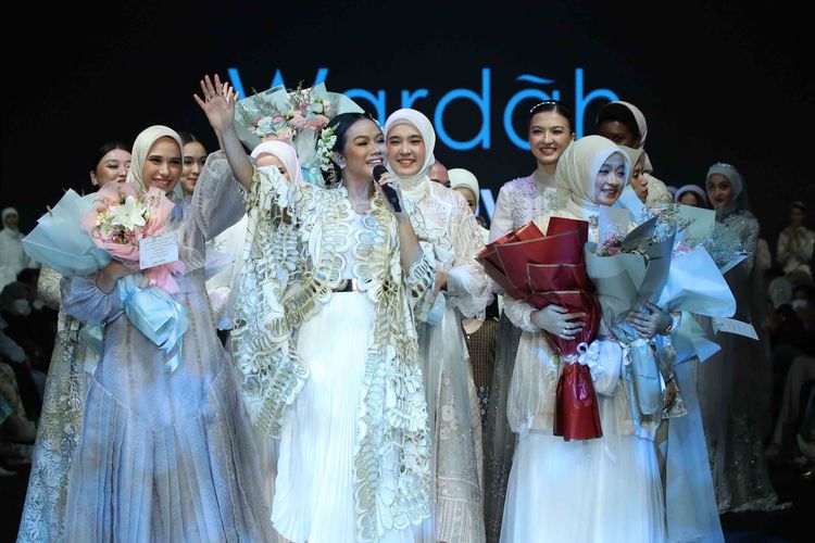 Kolaborasi Wardah di Panggung IFW 2022, Jakarta. 