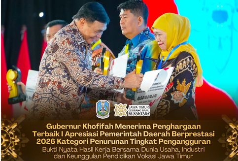 Sukses Turunkan Angka Pengangguran, Pemprov Jatim Raih Penghargaan dari Kemendagri