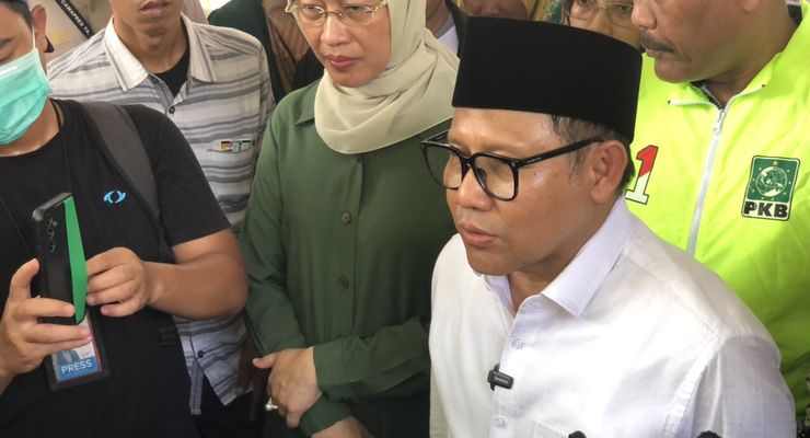 Ada Tangan Acungkan 2 Jari dari Mobil Presiden, Cak Imin: Jangan Kampanye Pakai Fasilitas Negara, Memalukan