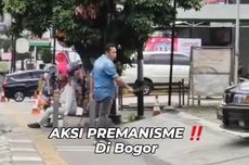 Tak Terima Diklakson, Pengendara Mobil Ini Acungkan Senjata Tajam