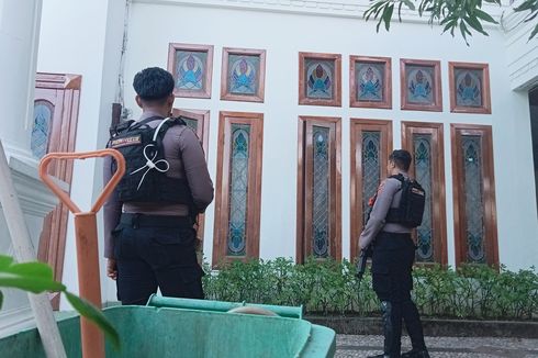 Rumah Pribadi Mentan Syahrul Yasin Limpo Dijaga Polisi Bersenjata, Sebuah Koper Dibawa Keluar