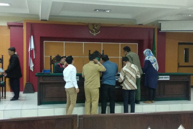 Suasana ruang sidang pembacaan gugatan warga negara (citizen lawsuit) dari Koalisi Masyarakat Peduli Tumpahan Minyak atau Kompak di Pengadilan Negeri (PN) Balikpapan, Selasa (10/9/2019). 