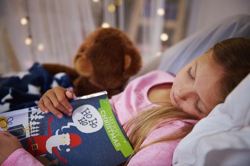 Dongeng Anak Sebelum Tidur dan Perannya dalam Perkembangan Anak