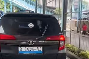 Viral Mobil Calya Pakai Stiker Biru Mirip Kendaraan Listrik, Polisi Selidiki