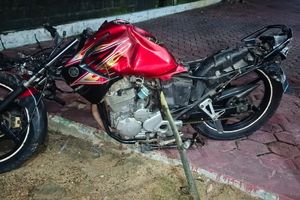 Pengendara Motor Tewas Usai Tabrak Belakang Truk Sawit di Simpang Teritip Bangka
