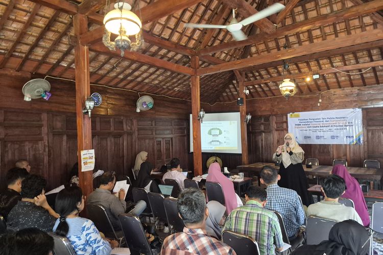 Dari Ruang Kuliah ke Rumah Makan, Dosen UI Berbagi Ilmu untuk Pengelola Sekolah