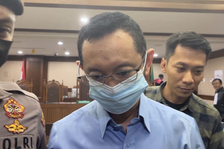 Eks Kepala Bea Cukai Makassar, Andhi Pramono saat ditemui usai pembacaan surat dakwaan di Pengadilan Tindak Pidana Korupsi (Tipikor) pada Pengadilan Negeri (PN) Jakarta Pusat, Rabu (22/11/2023).