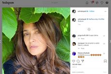 Di Usia 54, Salma Hayek Pamer Baju Renang Glamor di Instagram