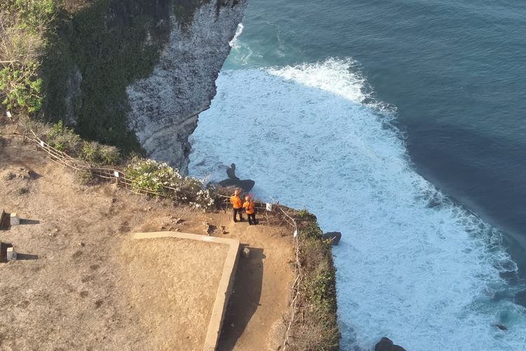 WN Rusia Hilang di Tebing Pecatu Badung, Basarnas Sisir Area Pesisir