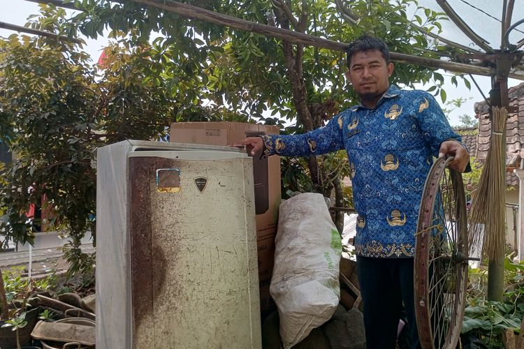 Pujo Antoko dan Gerakan Pasar Sodaqoh: Mengubah Rongsok Menjadi Manfaat bagi Warga Pekalongan