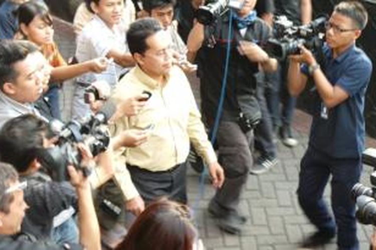 Sekretaris SKK Migas Gde Pradnyana menolak membeberkan materi pemeriksaannya setelah diperiksa selama kurang lebih tujuh jam, Selasa (27/8/2013), sebagai saksi terkait penyidikan kasus dugaan penerimaan suap kegiatan hulu minyak dan gas yang menjerat Kepala SKK Migas nonaktif Rudi Rubiandini.