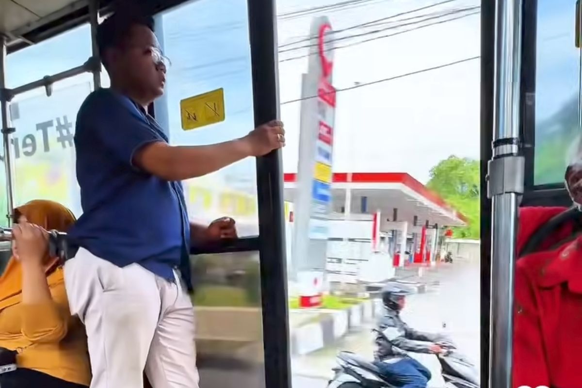 Viral Video Bus Trans Semarang Melaju dengan Pintu Terbuka, Ini Sebabnya