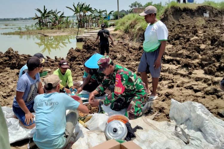 Warga Sidoharjo Demak Gelar Selamatan, Doakan Perbaikan Tanggul Sungai Tuntang Lancar