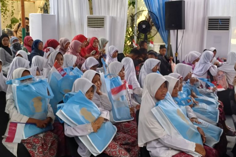 Prabowo Hadiri Peringatan Hardiknas di Bogor, Istana Bagikan Tas Sekolah