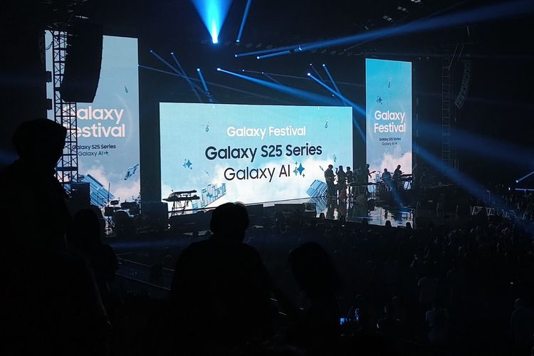 Dalam acara Galaxy Festival 2025, Samsung menggelar acara konser dengan menghadirkan sejumlah musisi papan atas Indonesia. Di sini pengunjung juga bisa menjajal kebolehan Galaxy S25 series. 