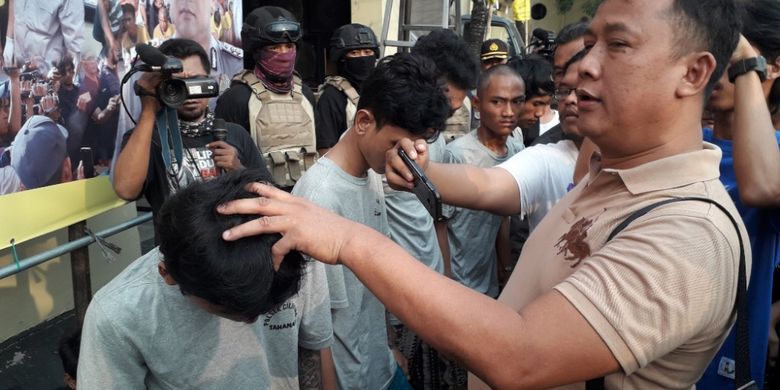 Ciri Anggota Geng Bad Boys Pakai Tato Nama Geng Di Leher Dan Kaki