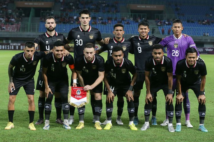 Pemain timnas Indonesia saat pertandingan FIFA Matchday melawan Burundi di Stadion Patriot Candrabhaga, Bekasi, Selasa (28/3/2023). Burundi ditahan imbang dengan skor 2-2. Artikel ini memuat daftar 26 pemain timnas Indonesia untuk FIFA Matchday edisi Juni 2023.