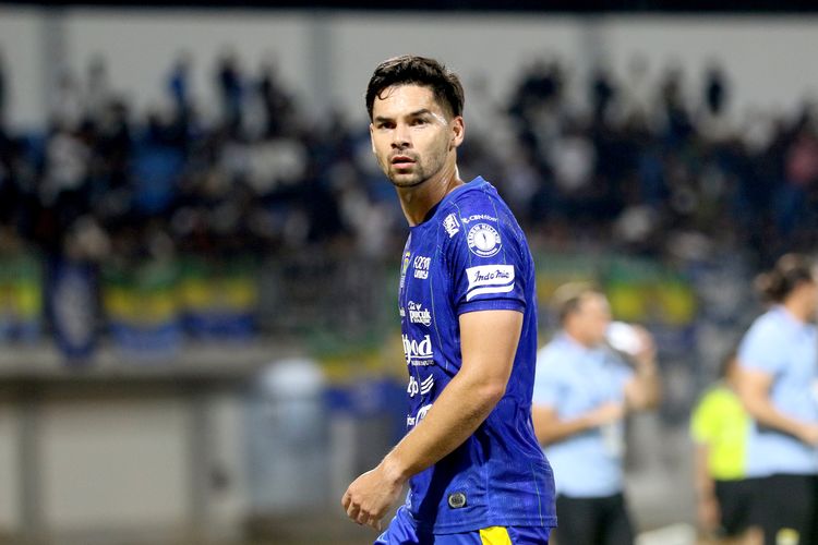 Persib Kalah di Madura, Sandy Walsh Usung Misi Penebusan untuk Bobotoh