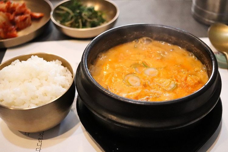 Ilustrasi sup Korea.