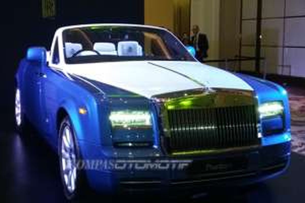 Rolls-Royce Phantom Drophead Coupe yang mendapatkan sentuhan Bespoke.