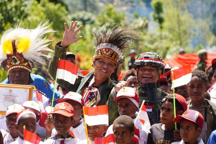HUT Ke-81 RI, TNI Deklarasikan Hitadipa di Intan Jaya sebagai Kampung Damai