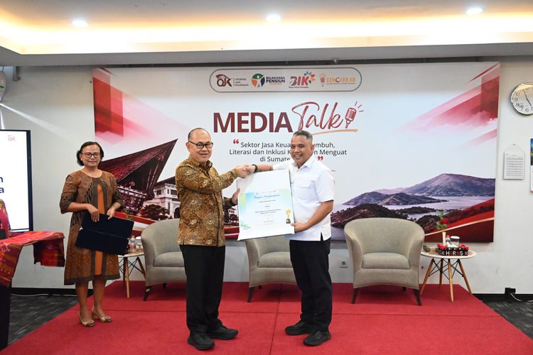 Bank Sumut Raih Penghargaan OJK, Jangkau 208 Sekolah lewat Literasi Keuangan