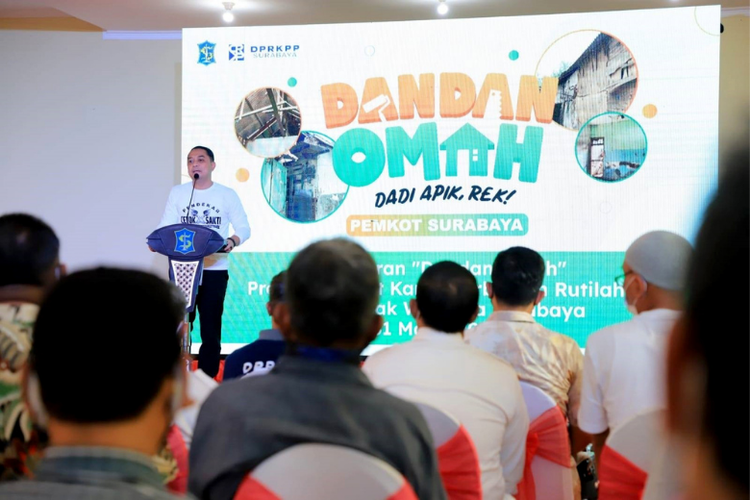 Wali Kota Surabaya Eri Cahyadi saat meluncurkan program Dandang Omah. 