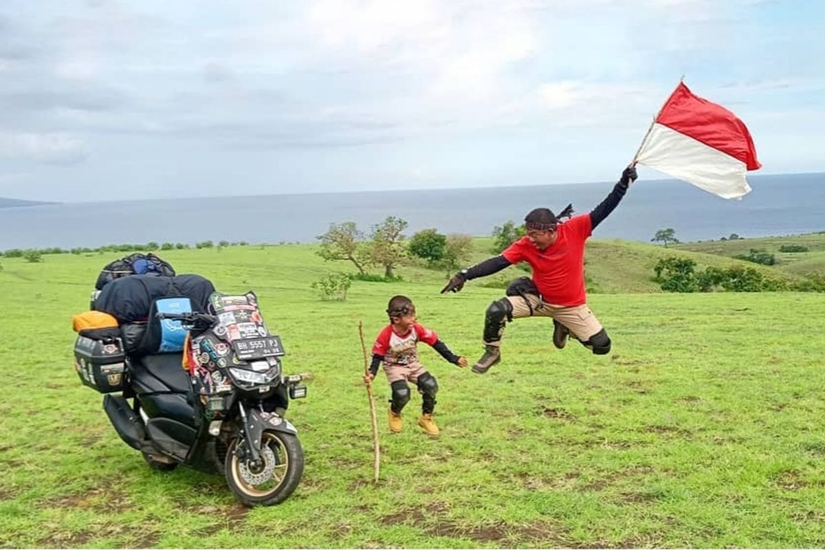 Lilik Gunawan dan putranya, Balda, berhasil touring sejauh 5.000 km dari Jambi ke Timor Leste