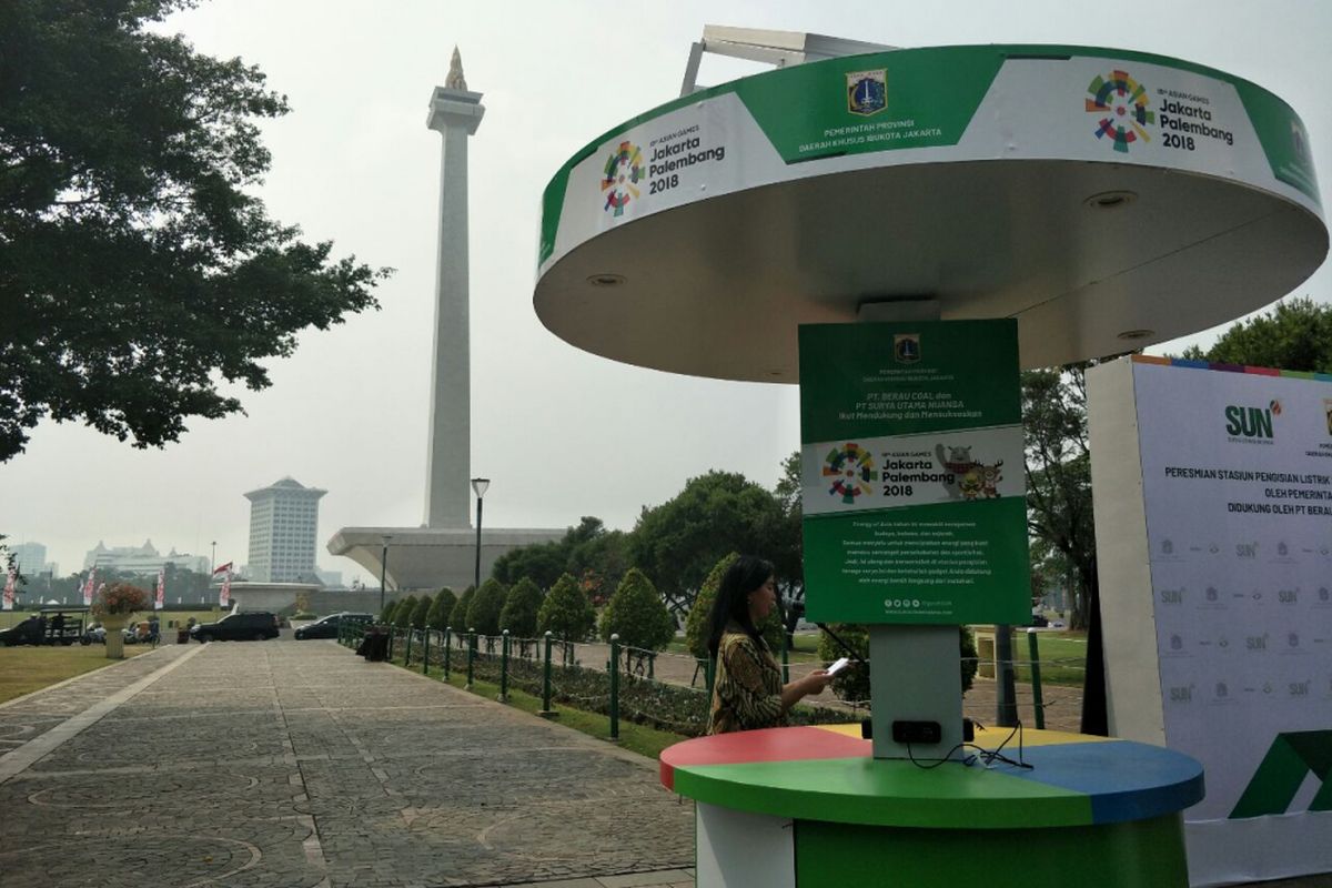 Charging station di kawasan Monumen Nasional, Selasa (14/8/2018). 