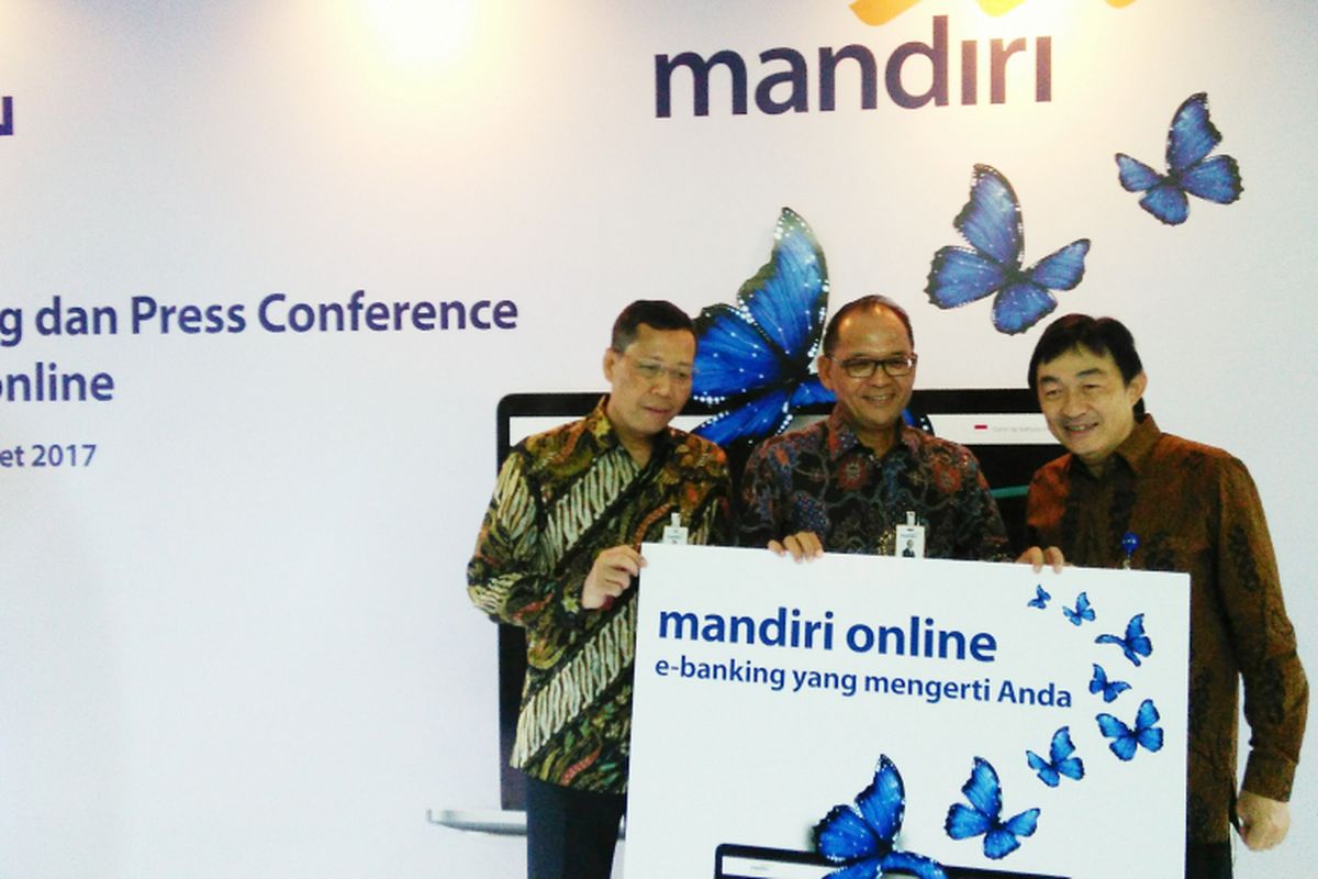 Peluncuran layanan Mandiri Online di Plaza Mandiri, Jakarta, Selasa (21/3/2017).