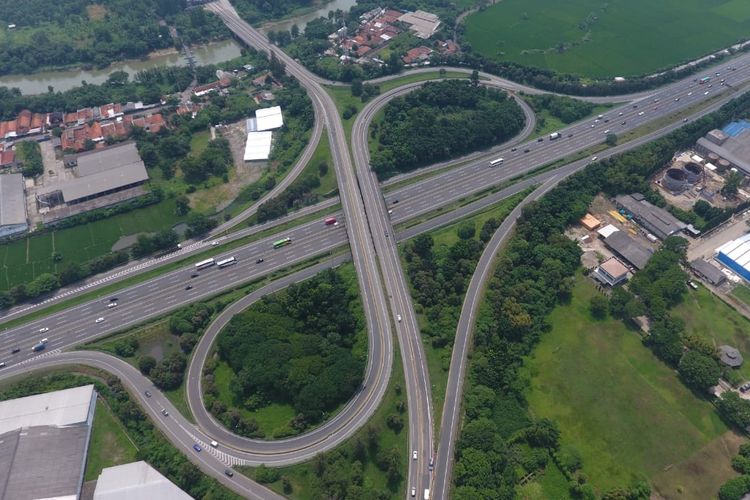 Pada dasarnya, pegawai BUMN adalah bukan pegawai negeri.